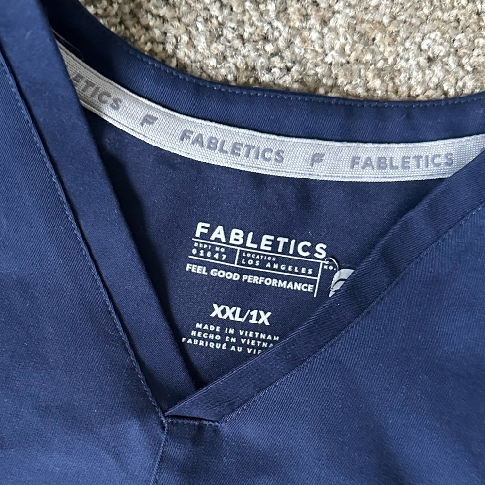 Fabletics Method Scrub Top - Picture 3 of 3
